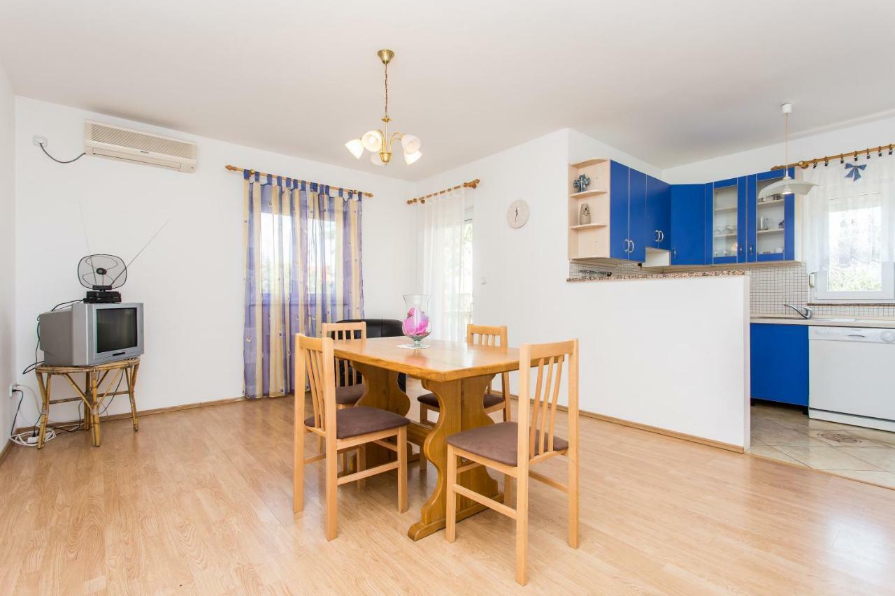 Apartman Justinic Šilo Exterior foto